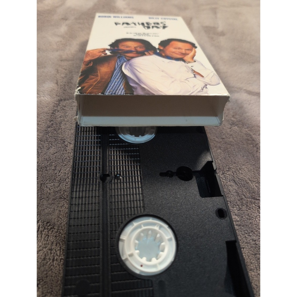 Fathers Day VHS Robin Williams Billy Crystal Comedy PG-13‎ - Picture 6 of 9